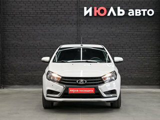 2021 Lada (ВАЗ) Vesta I, белый, 900000 рублей, вид 2