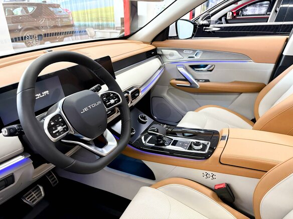 2026 Jetour X70+ I Рестайлинг, белый, 3399000 рублей - вид 7