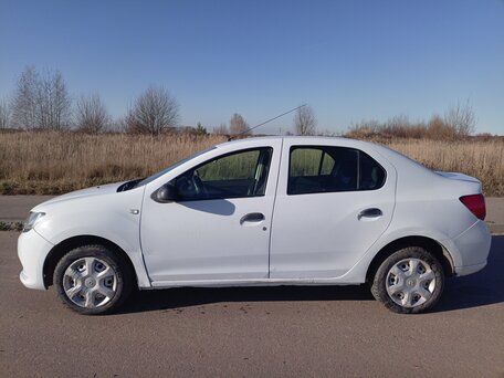 2017 Renault Logan II, белый, 310000 рублей, вид 2