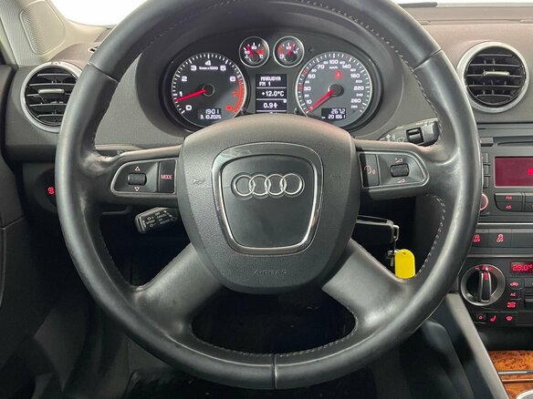 2012 Audi A3 II (8P) Рестайлинг 2, белый, 886000 рублей - вид 10