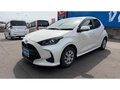 2022 Toyota Yaris IV, белый, 1061000 рублей