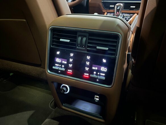 2019 Porsche Cayenne III, чёрный, 5578000 рублей - вид 23