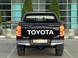 2025 Toyota Hilux VIII Рестайлинг 2, чёрный, 7500000 рублей, вид 5