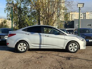 2016 Hyundai Solaris I Рестайлинг, серебристый, 629000 рублей, вид 5