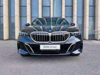 2025 BMW i5 Long xDrive50L, чёрный, 9090000 рублей, вид 3