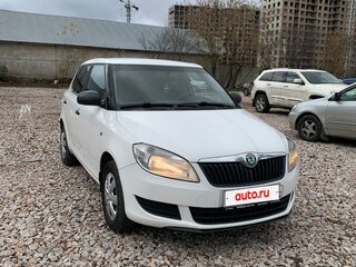 2011 Skoda Fabia II Рестайлинг, белый, 450000 рублей, вид 4
