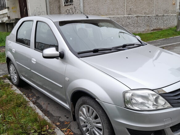 2012 Renault Logan I Рестайлинг, серый, 700000 рублей - вид 1