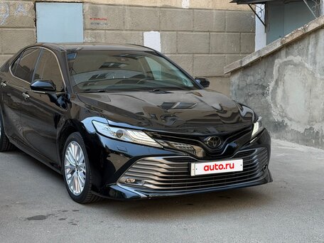 2019 Toyota Camry VIII (XV70), чёрный, 2800000 рублей, вид 3