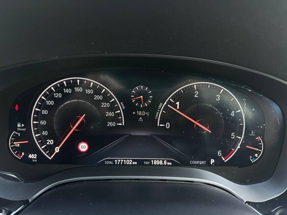 2019 BMW 5 серии 520d xDrive VII (G30/G31/G38), белый, 3200000 рублей - вид 9