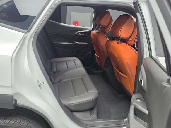 2023 Chevrolet Trax II, белый, 1600000 рублей - вид 8
