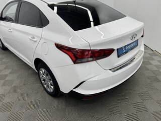 2021 Hyundai Solaris II Рестайлинг, белый, 1024067 рублей, вид 4