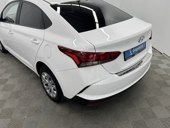2021 Hyundai Solaris II Рестайлинг, белый, 1008067 рублей - вид 5