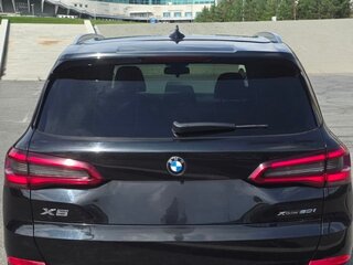2019 BMW X5 50i IV (G05/G18), чёрный, 7200000 рублей, вид 5
