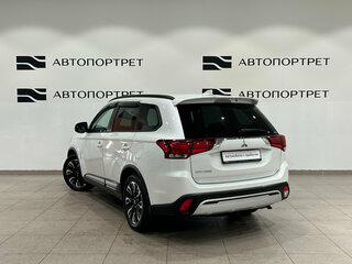 2021 Mitsubishi Outlander III Рестайлинг 3, белый, 2299000 рублей, вид 3