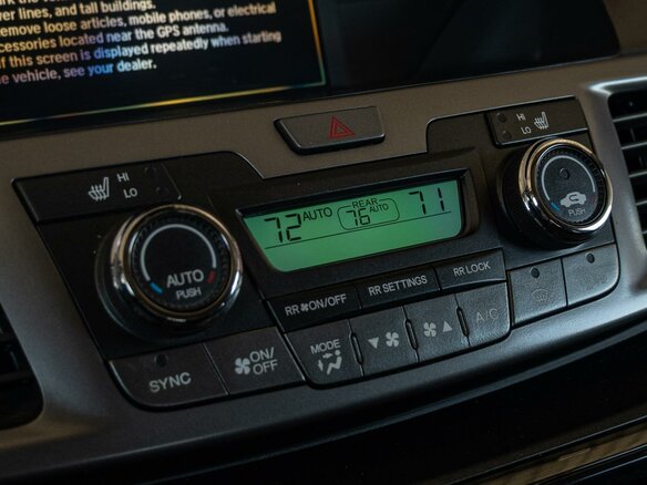 2014 Honda Odyssey (North America) IV, серый, 2800000 рублей - вид 15