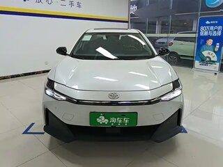 2026 Toyota bZ3, белый, 2393033 рублей, вид 2