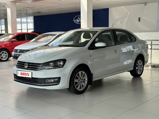2016 Volkswagen Polo V Рестайлинг, белый, 1035000 рублей, вид 1