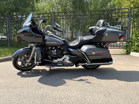 2022 Harley-Davidson Road Glide Limited, серый, 2359000 рублей, вид 2