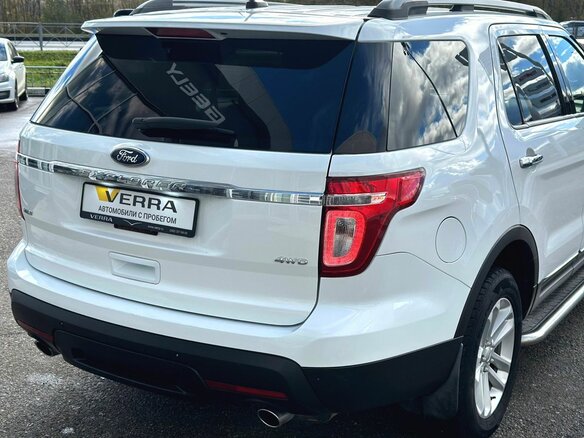 2015 Ford Explorer V Рестайлинг, белый, 1990000 рублей - вид 12
