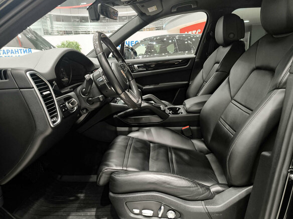 2019 Porsche Cayenne III, чёрный, 6250000 рублей - вид 15