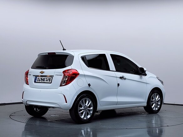 2022 Chevrolet Spark IV Рестайлинг, белый, 1347007 рублей - вид 2