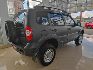 2011 Chevrolet Niva I Рестайлинг, чёрный, 320000 рублей, вид 4