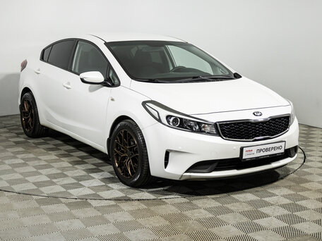 2018 Kia Cerato III Рестайлинг (Classic), белый, 1259700 рублей, вид 3