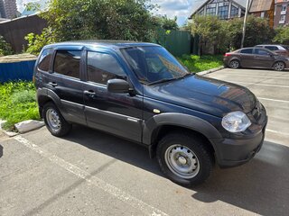 2014 Chevrolet Niva I Рестайлинг, чёрный, 580000 рублей, вид 2