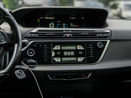 2014 Citroen C4 Picasso II, красный, 765000 рублей, вид 5