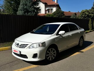 2011 Toyota Corolla X (E140, E150) Рестайлинг, белый, 1400000 рублей, вид 1