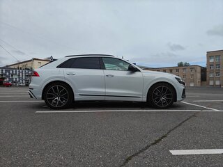 2021 Audi Q8 55 TFSI I (4M), белый, 6800000 рублей, вид 4