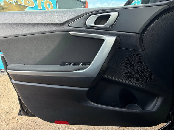 2019 Kia Ceed III, чёрный, 1549000 рублей - вид 13