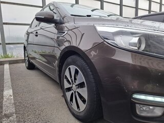 2015 Kia Rio III Рестайлинг, коричневый, 980000 рублей, вид 4