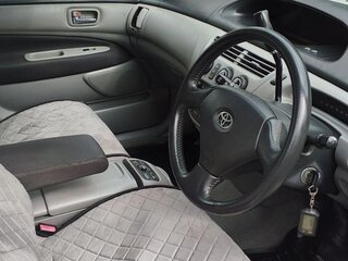 2001 Toyota Vista Ardeo V (V50) Рестайлинг, белый, 630000 рублей, вид 3