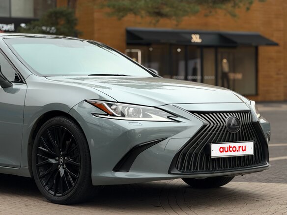 2021 Lexus ES 250 VII Рестайлинг, белый, 3490000 рублей - вид 8