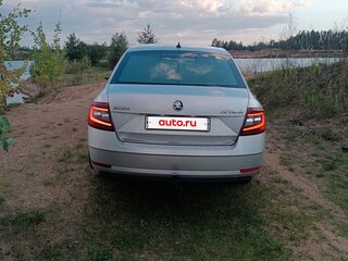 2017 Skoda Octavia III (A7) Рестайлинг, серый, 1580000 рублей, вид 4