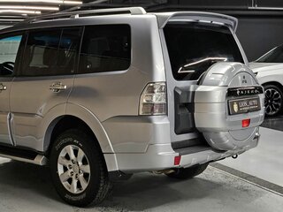 2010 Mitsubishi Pajero IV, серебристый, 1750000 рублей, вид 5