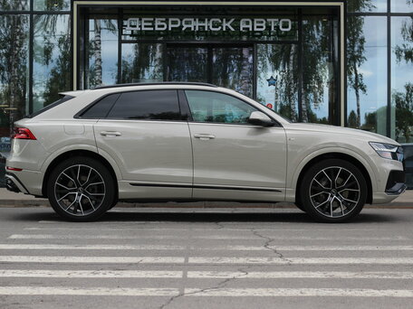 2023 Audi Q8 55 TFSI I (4M), серый, 8350000 рублей, вид 4