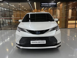 2025 Toyota Sienna IV, белый, 8678000 рублей, вид 3