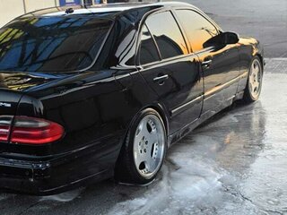 2001 Mercedes-Benz E-Класс 430 II (W210, S210) Рестайлинг, чёрный, 700000 рублей, вид 4