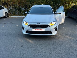 2021 Kia Ceed III, красный, 1925000 рублей, вид 4