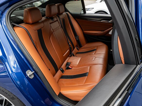 2019 BMW M5 Competition VI (F90), синий, 8380000 рублей - вид 15