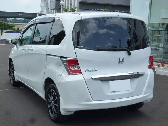 2016 Honda Freed I Рестайлинг 2, белый, 939000 рублей - вид 1