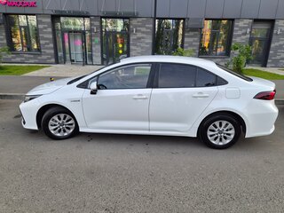 2022 Toyota Corolla XII (E210), белый, 1490000 рублей, вид 4