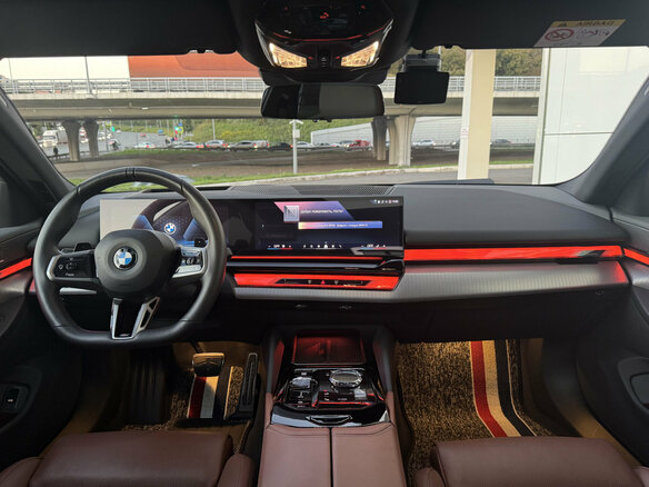 2025 BMW 5 серии 530i xDrive VIII (G60/G61/G68), серый - вид 13
