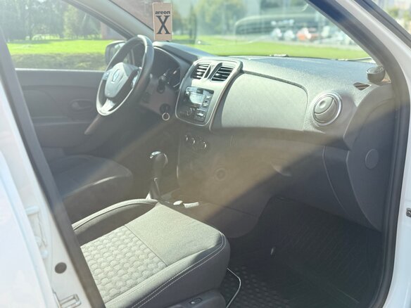 2017 Renault Logan II, белый, 675000 рублей - вид 19