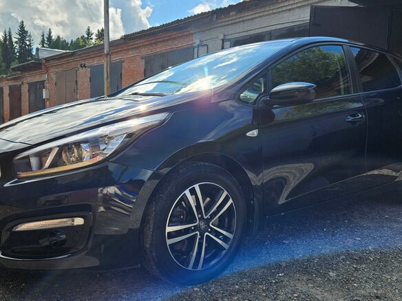 2018 Kia Ceed II Рестайлинг, чёрный, 1750000 рублей - вид 1