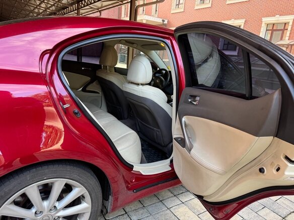 2010 Lexus IS 250 II Рестайлинг, красный, 1600000 рублей - вид 14