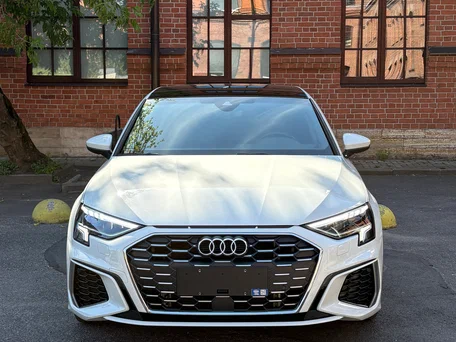 2023 Audi A3 Sportback 35 TFSI IV (8Y), белый, 2360000 рублей, вид 2