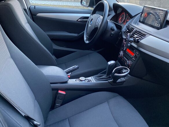2014 BMW X1 18i I (E84) Рестайлинг, серый, 1550000 рублей - вид 10